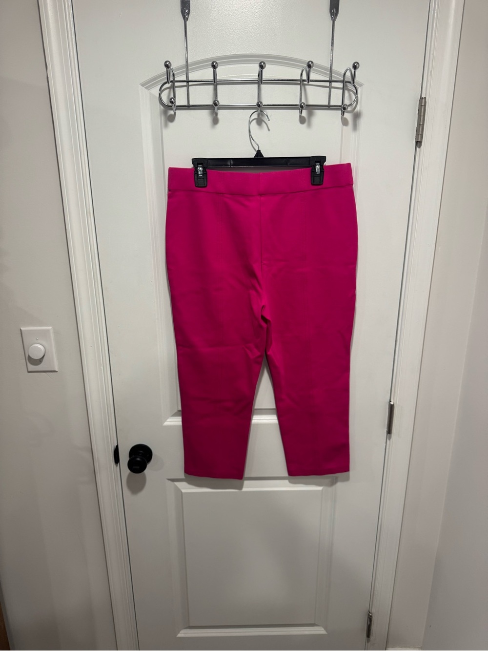 Jones New York women’s Hot Pink Capri Pants - Picture 2 of 3